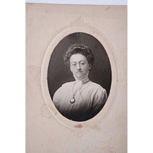 5 Victorian Photographs on Board Man Woman Portrait Vintage Black White Picture - Picture 3 of 6